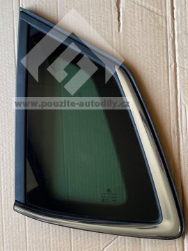 658845297C Levý trojúhelník vzadu pevný + chromový rámeček Škoda Scala NW, Kamiq NV