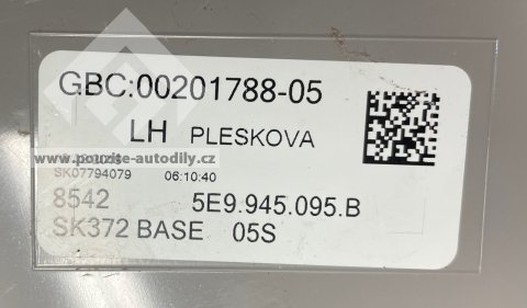 5E9945095B / 5E9945111B Zadní světlo LED levé + držák žárovek originál Škoda Octavia 3 combi lift 02.17-