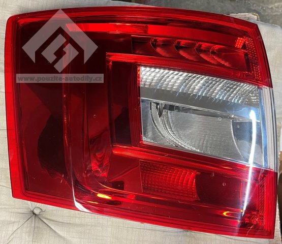 5E9945095B / 5E9945111B Zadní světlo LED levé + držák žárovek originál Škoda Octavia 3 combi lift 02.17-